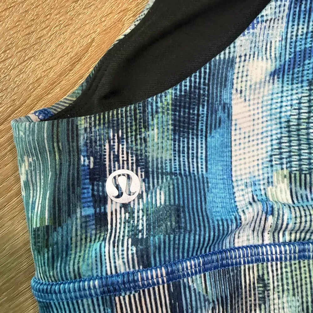 LULULEMON Athletica Time To Sweat Sports Bra Women sz 4 blue & white multicolor